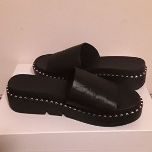 SALE!!! NWOT Chinese Laundry slides